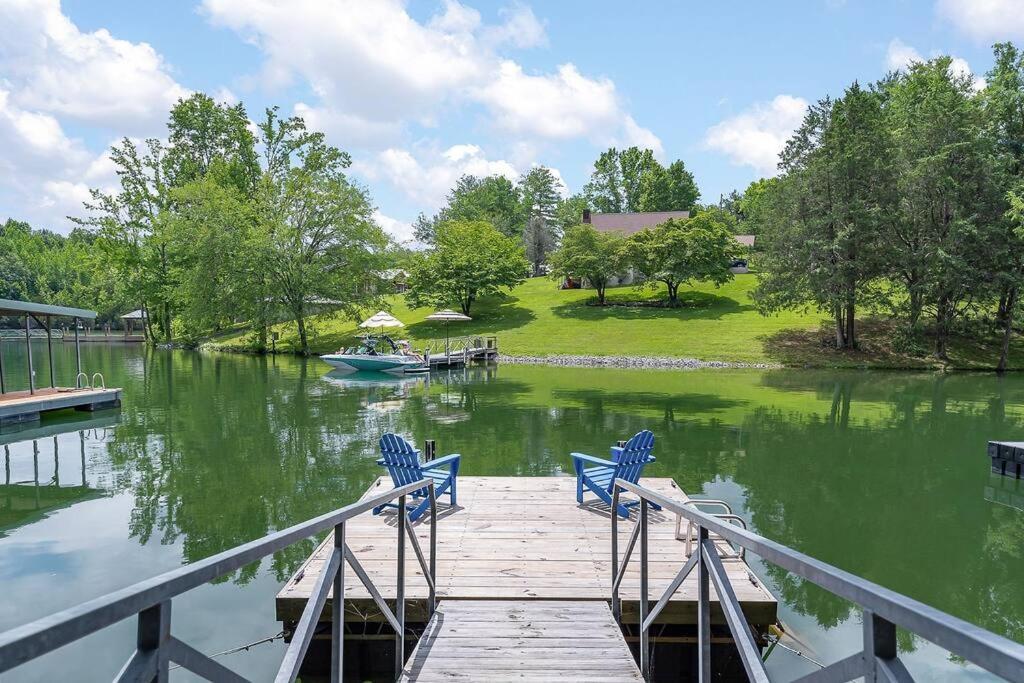Rustic Cabin, Dock, Firepit, Kayaks & Games Winchester Eksteriør billede
