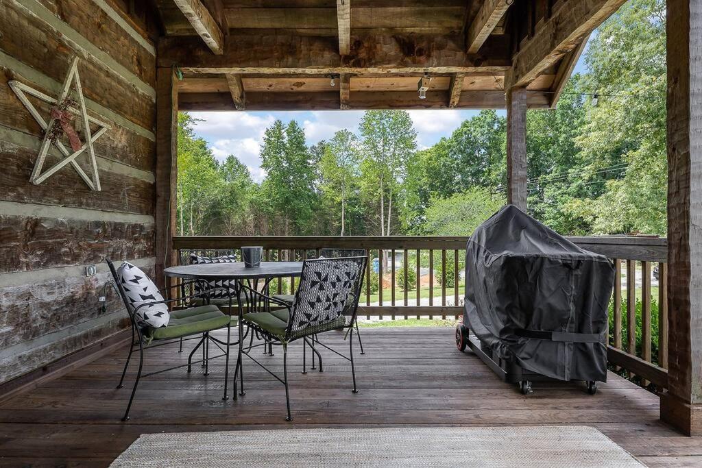 Rustic Cabin, Dock, Firepit, Kayaks & Games Winchester Eksteriør billede