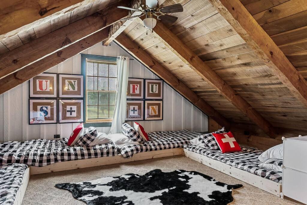 Rustic Cabin, Dock, Firepit, Kayaks & Games Winchester Eksteriør billede