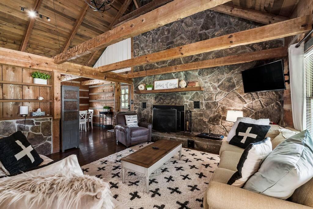 Rustic Cabin, Dock, Firepit, Kayaks & Games Winchester Eksteriør billede