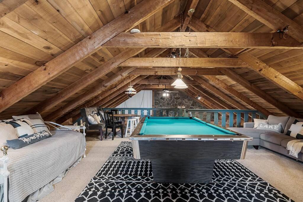 Rustic Cabin, Dock, Firepit, Kayaks & Games Winchester Eksteriør billede