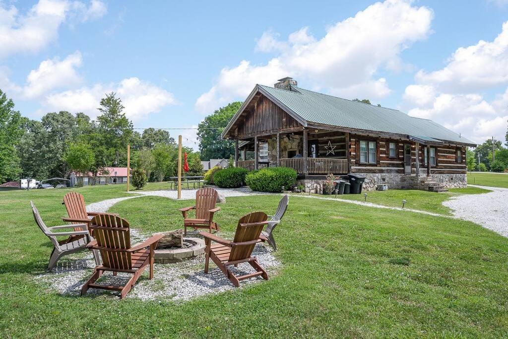 Rustic Cabin, Dock, Firepit, Kayaks & Games Winchester Eksteriør billede